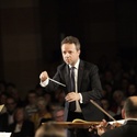 Marc Coppey dirige l'Orchestre Philharmonique de Strasbourg